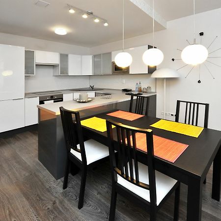 Aplend City Laurinska 11 บราติสลาวา ภายนอก รูปภาพ